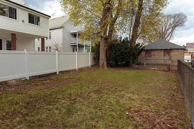 72 College Ave, Medford, MA 02155