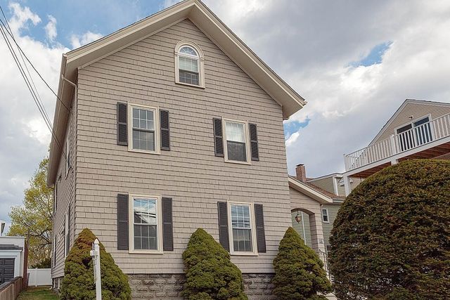 72 College Ave, Medford, MA 02155