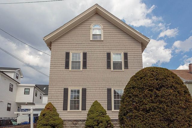 72 College Ave, Medford, MA 02155