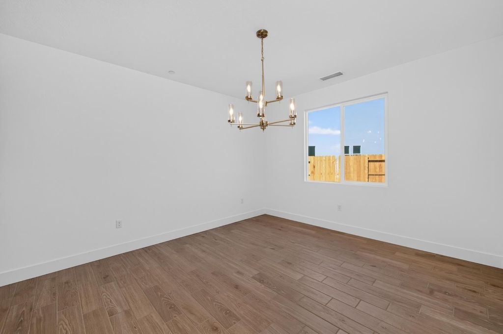 Image 4 of property listing at 1187 Milestone Road W, Madera, CA 93636