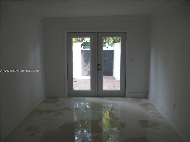 310 SW 34th Ave, Miami, FL 33135