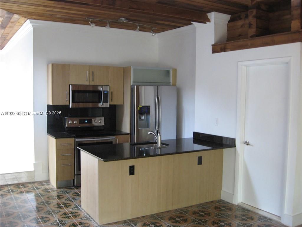 310 SW 34th Ave, Miami, FL 33135