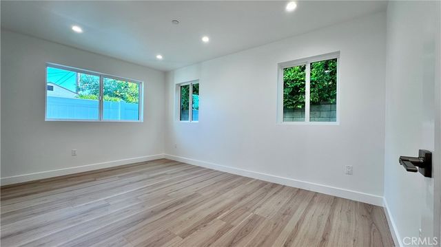 2135 N Brighton St. 101, Burbank, CA 91504