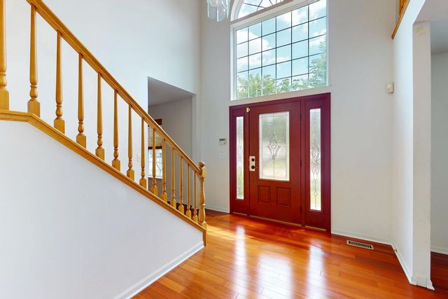 810 Vera Lane, Wheeling, IL 60090