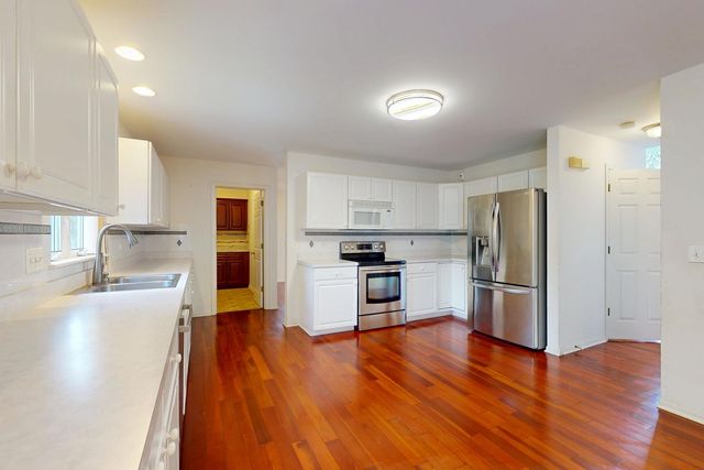 810 Vera Lane, Wheeling, IL 60090