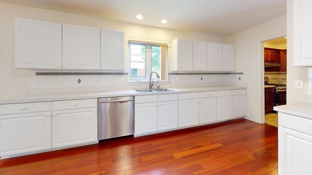 810 Vera Lane, Wheeling, IL 60090