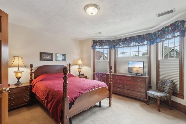 134 4th St, Ellwood City, PA 16117