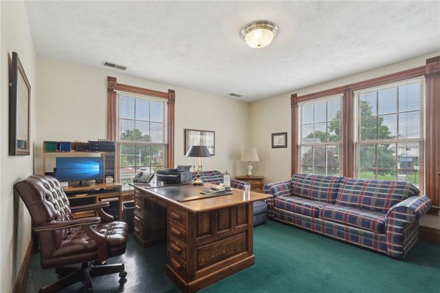 134 4th St, Ellwood City, PA 16117