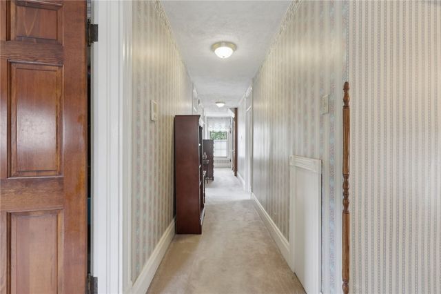 134 4th St, Ellwood City, PA 16117