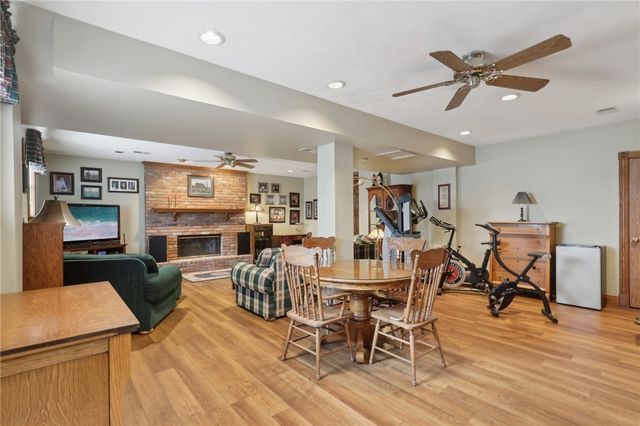 134 4th St, Ellwood City, PA 16117