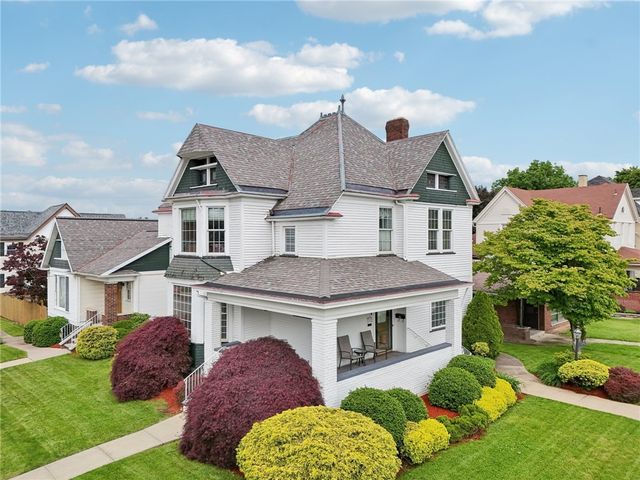 134 4th St, Ellwood City, PA 16117