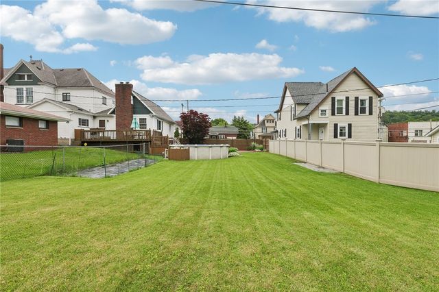 134 4th St, Ellwood City, PA 16117
