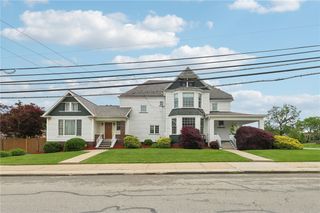 134 4th St, Ellwood City, PA 16117