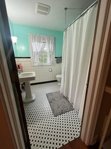 2605 Kent Road, Columbus, OH 43221