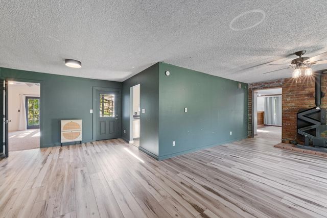 1033 Plumtree Lane, Grants Pass, OR 97526