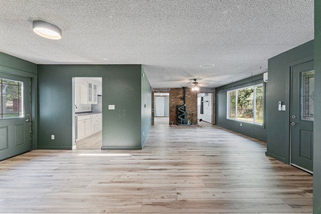 1033 Plumtree Lane, Grants Pass, OR 97526