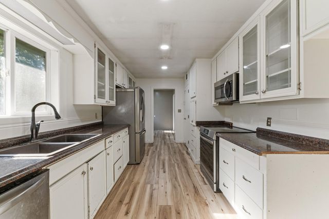 1033 Plumtree Lane, Grants Pass, OR 97526