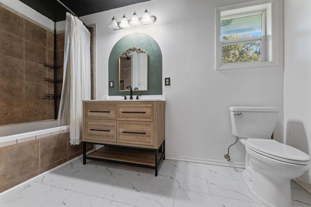 1033 Plumtree Lane, Grants Pass, OR 97526