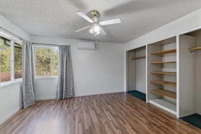 1033 Plumtree Lane, Grants Pass, OR 97526