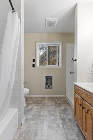 1033 Plumtree Lane, Grants Pass, OR 97526
