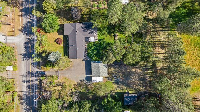 1033 Plumtree Lane, Grants Pass, OR 97526