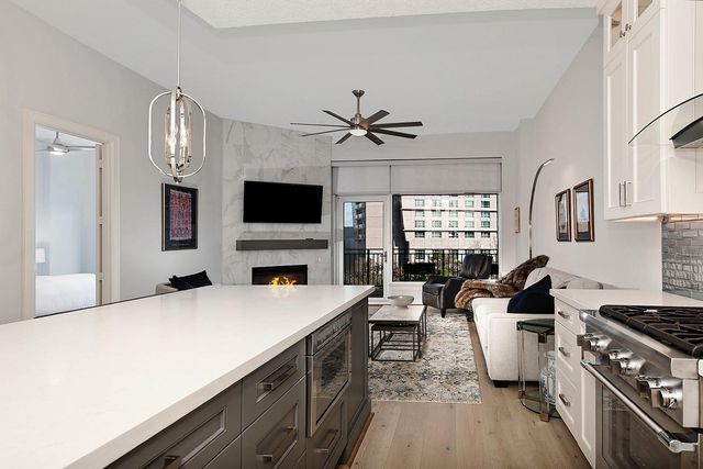 3 Waterway Court 5C, The Woodlands, TX 77380