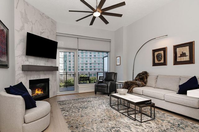 3 Waterway Court 5C, The Woodlands, TX 77380