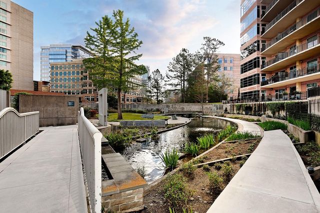 3 Waterway Court 5C, The Woodlands, TX 77380