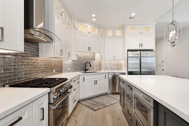 3 Waterway Court 5C, The Woodlands, TX 77380