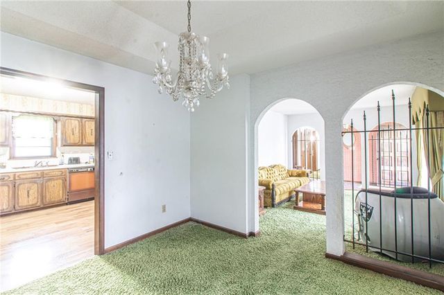 3026 S Kendall Drive, Independence, MO 64055