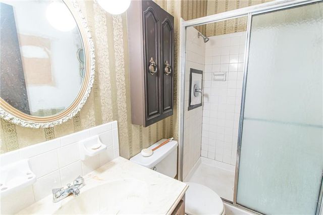 3026 S Kendall Drive, Independence, MO 64055
