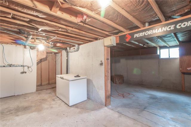 3026 S Kendall Drive, Independence, MO 64055