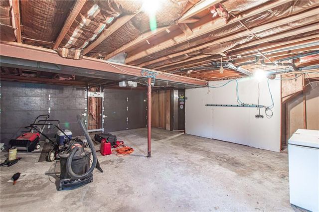 3026 S Kendall Drive, Independence, MO 64055