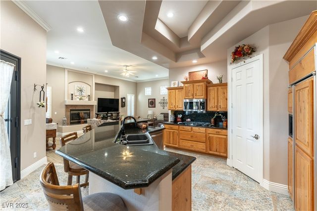 8925 SILENT BROOK Court, Las Vegas, NV 89149