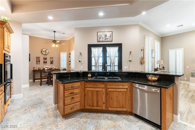 8925 SILENT BROOK Court, Las Vegas, NV 89149