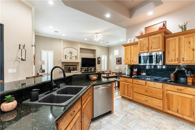 8925 SILENT BROOK Court, Las Vegas, NV 89149