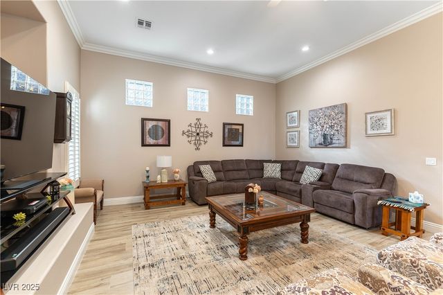 8925 SILENT BROOK Court, Las Vegas, NV 89149