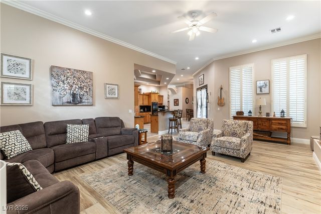 8925 SILENT BROOK Court, Las Vegas, NV 89149