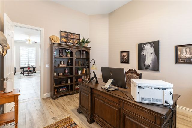 8925 SILENT BROOK Court, Las Vegas, NV 89149