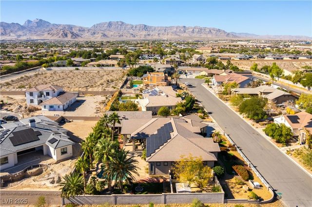 8925 SILENT BROOK Court, Las Vegas, NV 89149