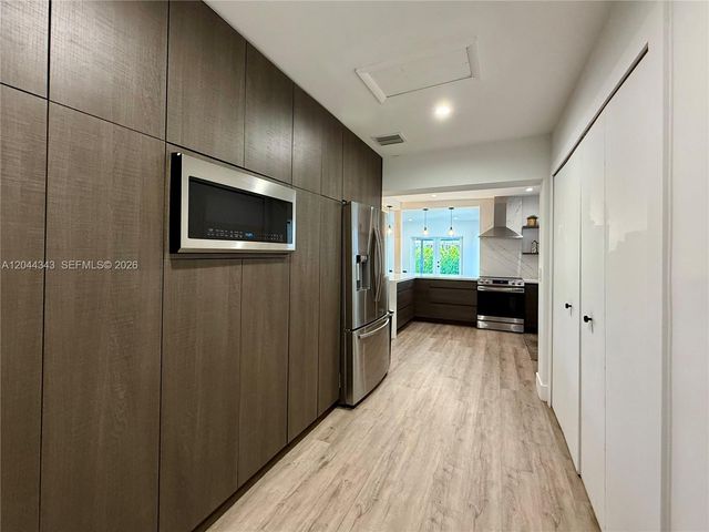 9008 Emerson Avenue, Surfside, FL 33154