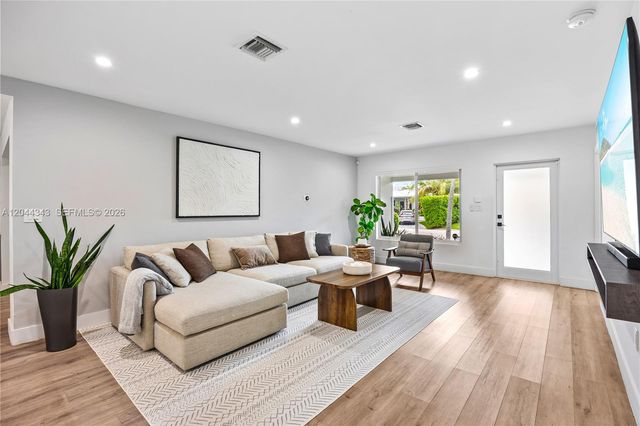 9008 Emerson Avenue, Surfside, FL 33154