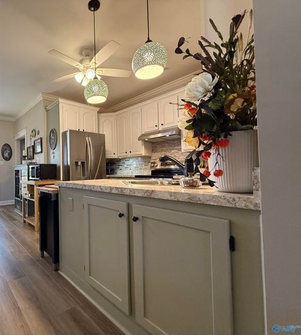 988 Tracey Lane, Decatur, AL 35601