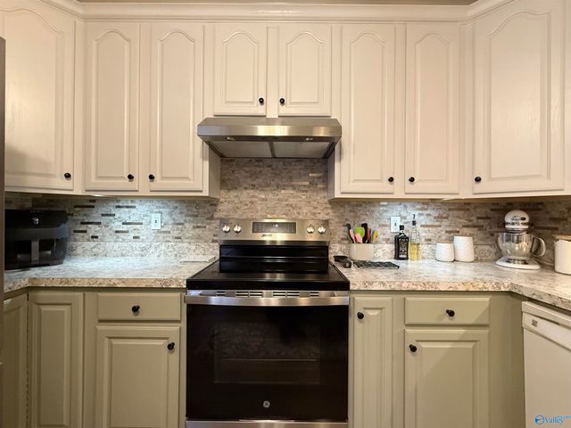 988 Tracey Lane, Decatur, AL 35601