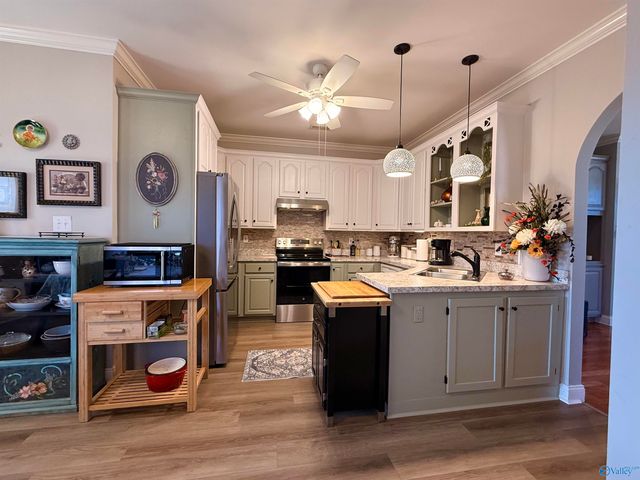 988 Tracey Lane, Decatur, AL 35601