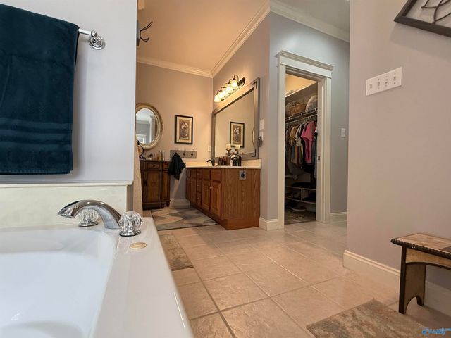 988 Tracey Lane, Decatur, AL 35601