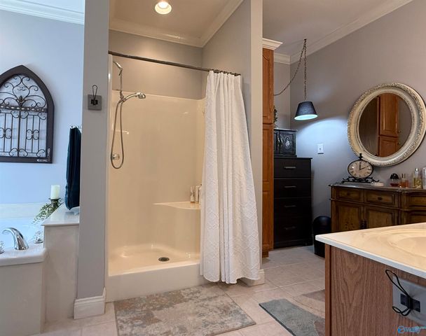 988 Tracey Lane, Decatur, AL 35601