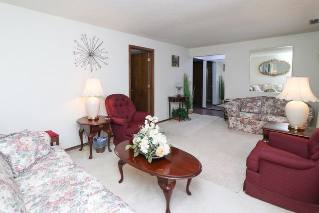 1674 Honeysuckle Drive, Mansfield, OH 44905