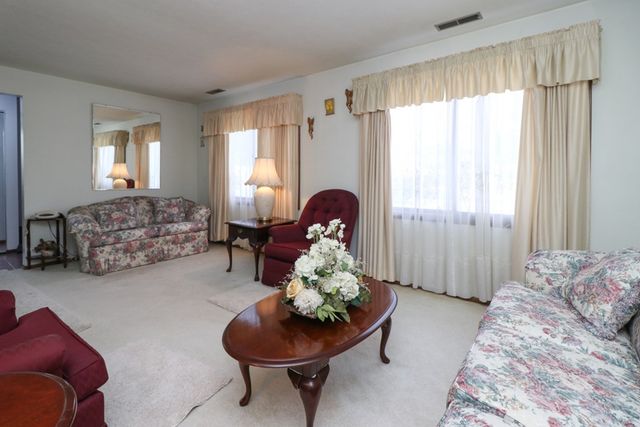 1674 Honeysuckle Drive, Mansfield, OH 44905