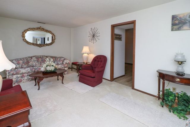 1674 Honeysuckle Drive, Mansfield, OH 44905